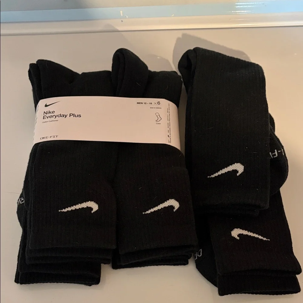 NIKE EVERYDAY PLUS (8 pairs) SOCKS